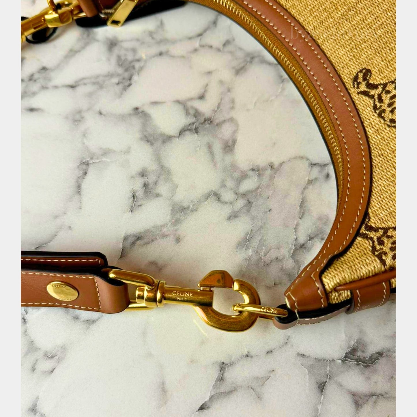 Celine Triomphe Ava Strap Medium Çanta