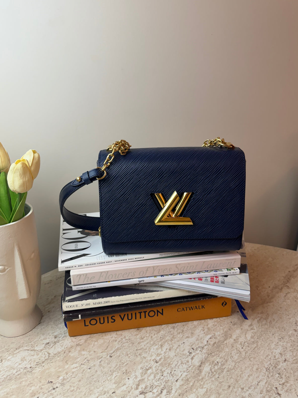 Louis Vuitton Twist Koyu Lacivert Deri Gold Zincir Askılı Çanta