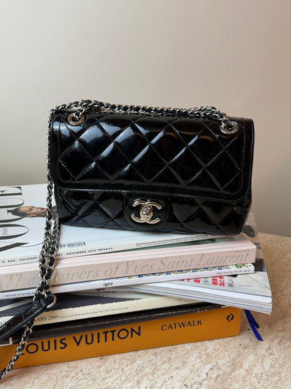Chanel Mini Flap Siyah Rugan Zincir Askılı Çanta
