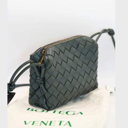 Bottega Veneta Intrecciato Deri Crossbody Çanta – Yeşil