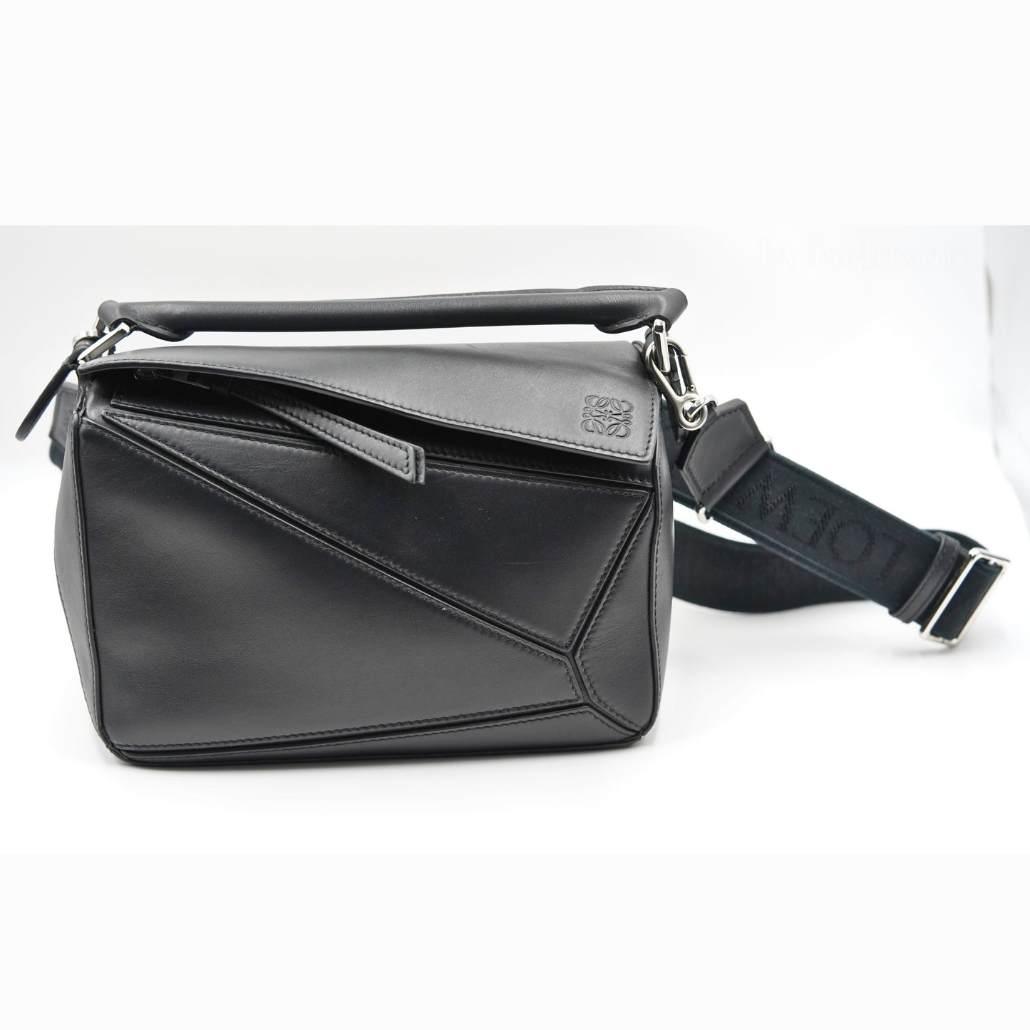 Loewe Puzzle Deri Omuz Çantası – Siyah