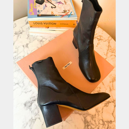 Miu Miu Siyah Deri Topuklu Bot – 38 Numara