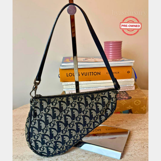 Dior Saddle Oblique Canvas Çanta – Pre-Owned | İkonik Tasarım