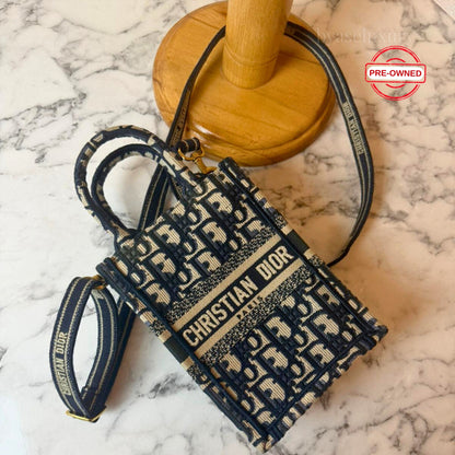 Christian Dior Mini Book Tote Çanta – Pre-Owned