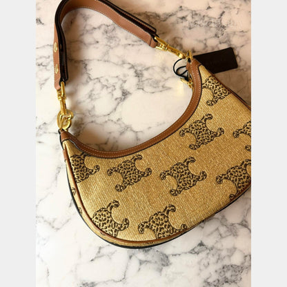 Celine Triomphe Ava Strap Medium Çanta