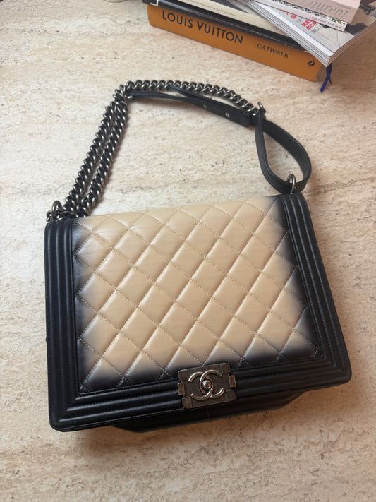 Chanel Boy Degrade Bej Siyah Kapitone Deri Çanta