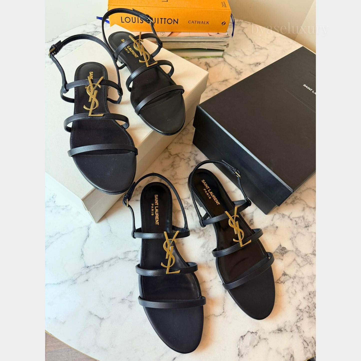 Saint Laurent YSL Logo Detaylı Siyah Deri Sandalet - 40 Numara