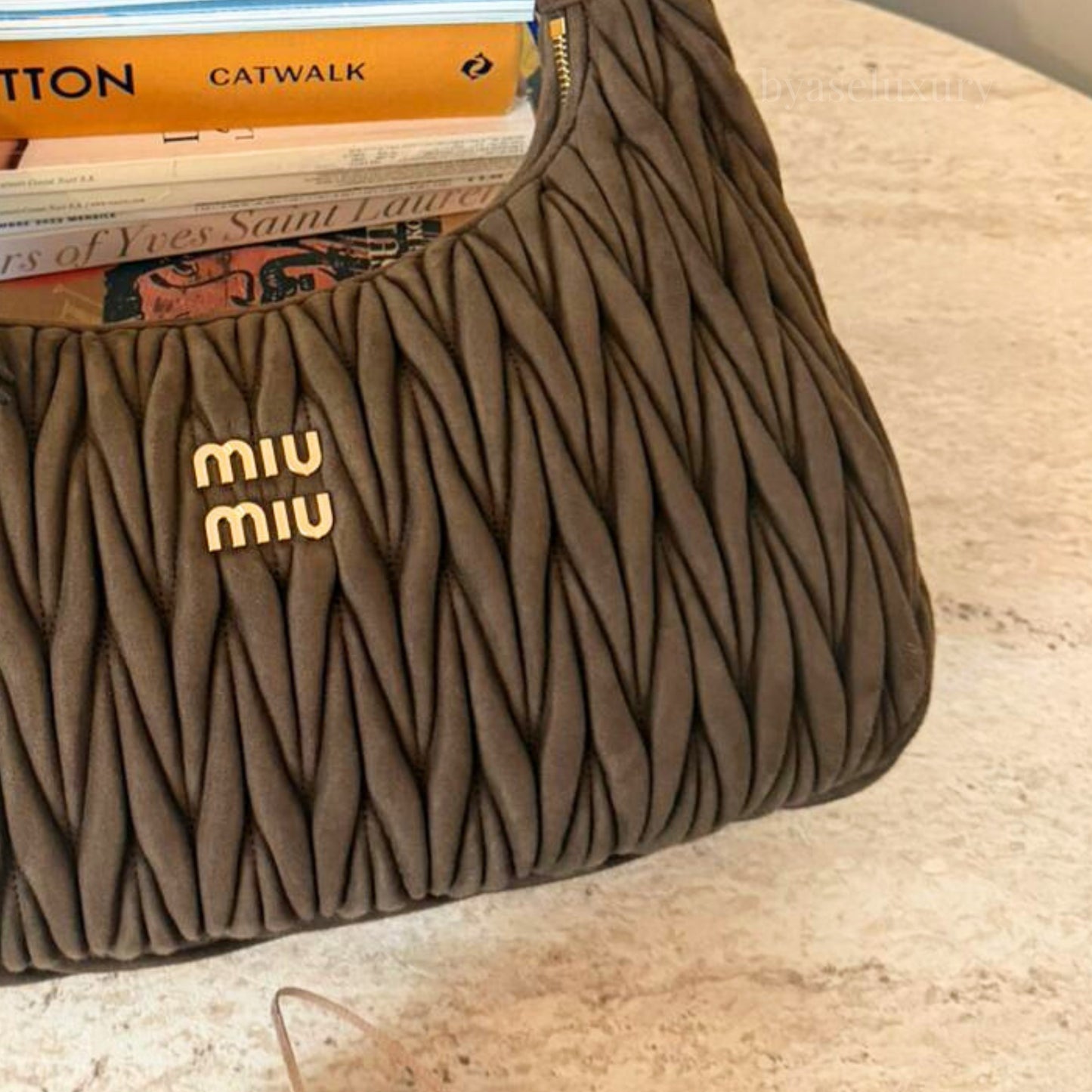 Miu Miu Wander Matelassé Süet Çanta | Kahverengi