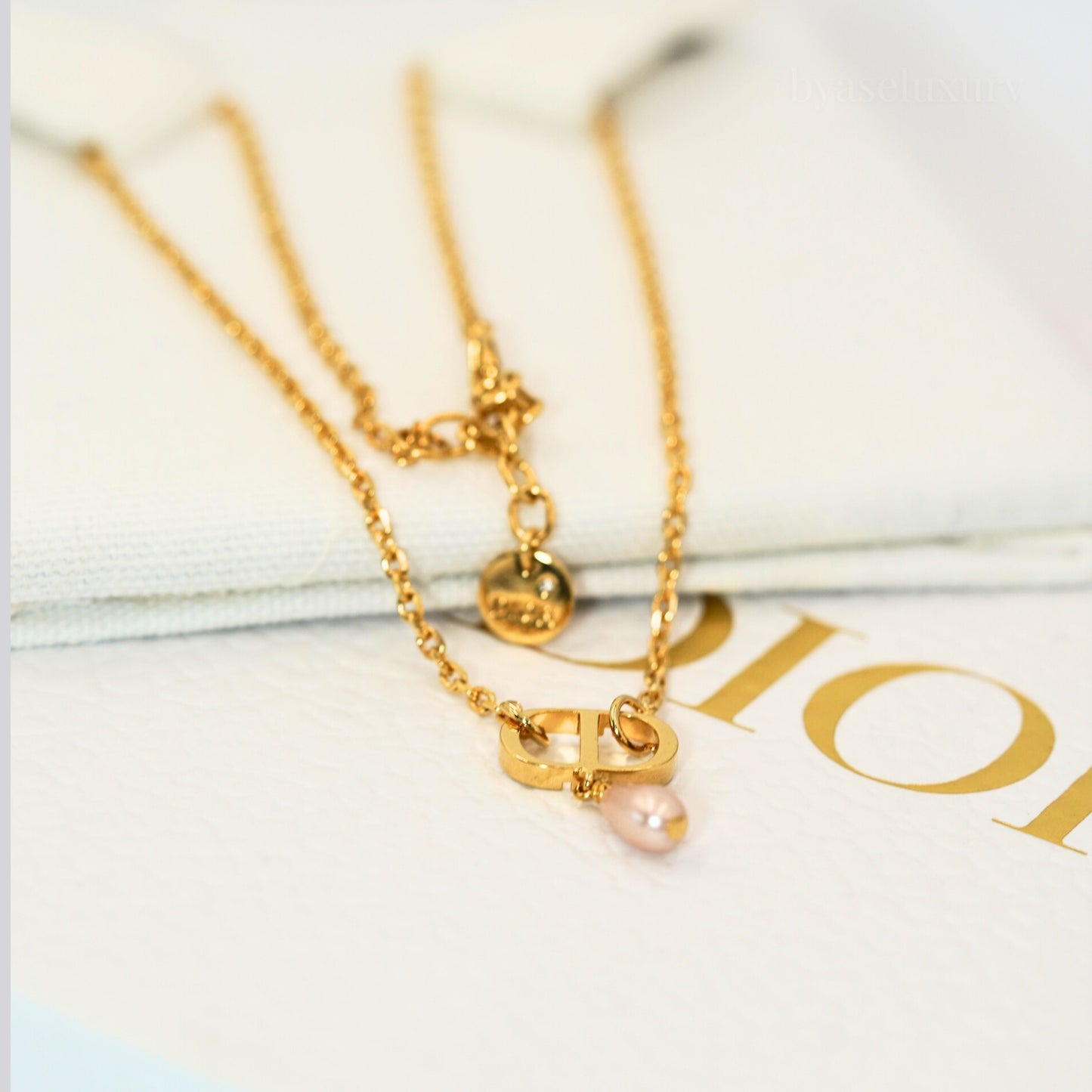 Dior Gold İnci Detaylı Kolye