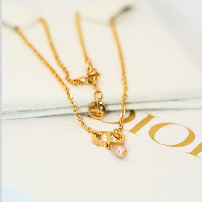 Dior Gold İnci Detaylı Kolye