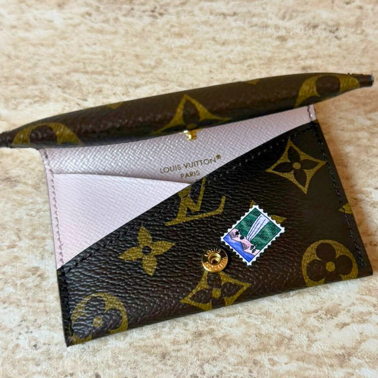 Louis Vuitton Monogram Limited Edition Kartlık - Cüzdan