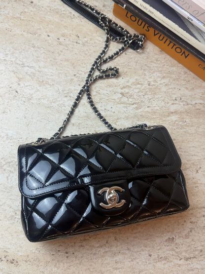 Chanel Mini Flap Siyah Rugan Zincir Askılı Çanta