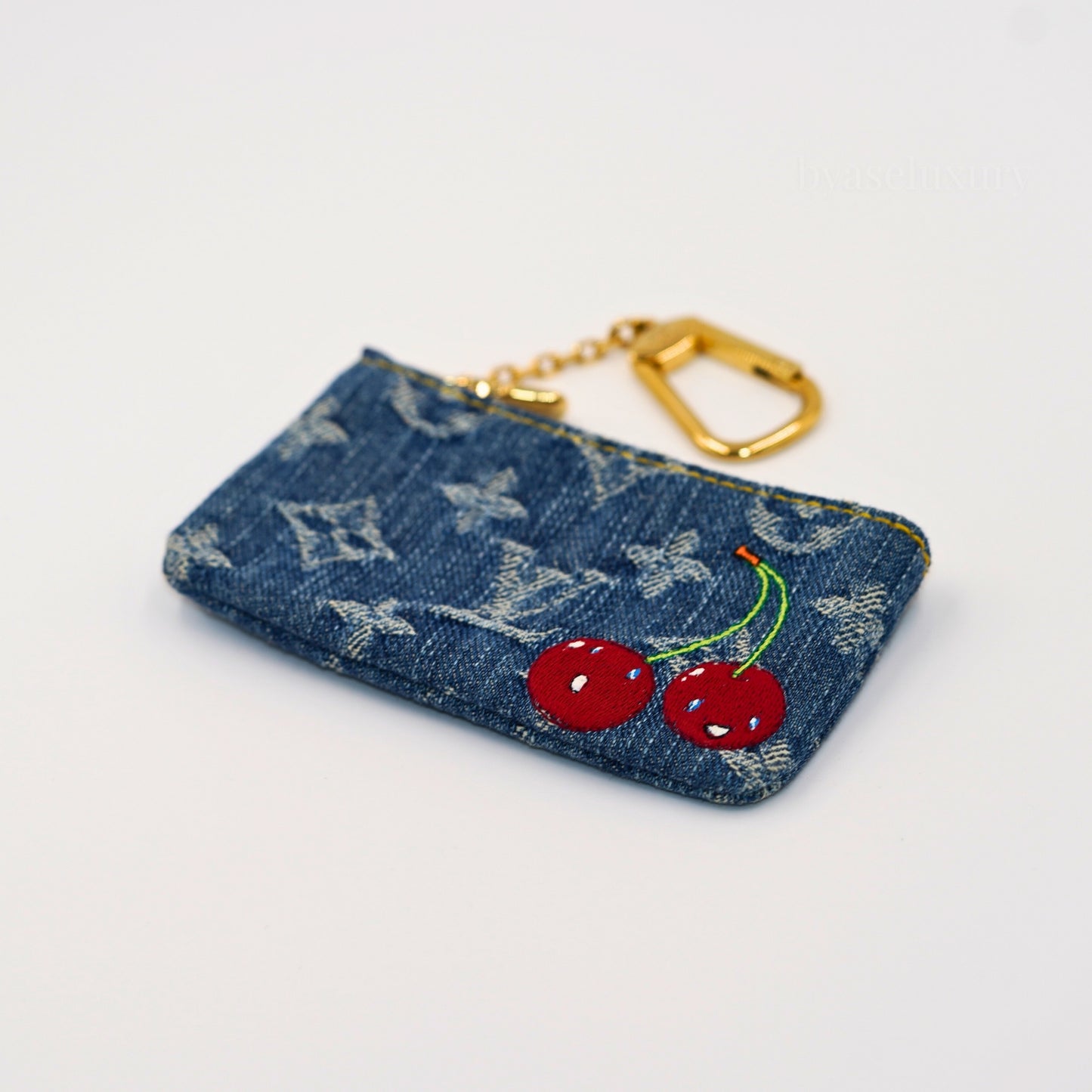 Louis Vuitton Denim Kiraz Detaylı Anahtarlık