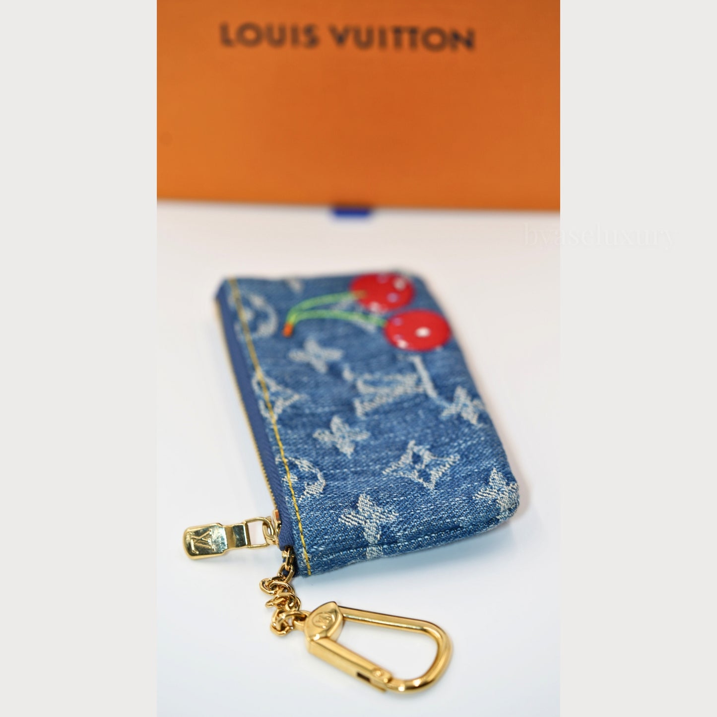 Louis Vuitton Denim Kiraz Detaylı Anahtarlık