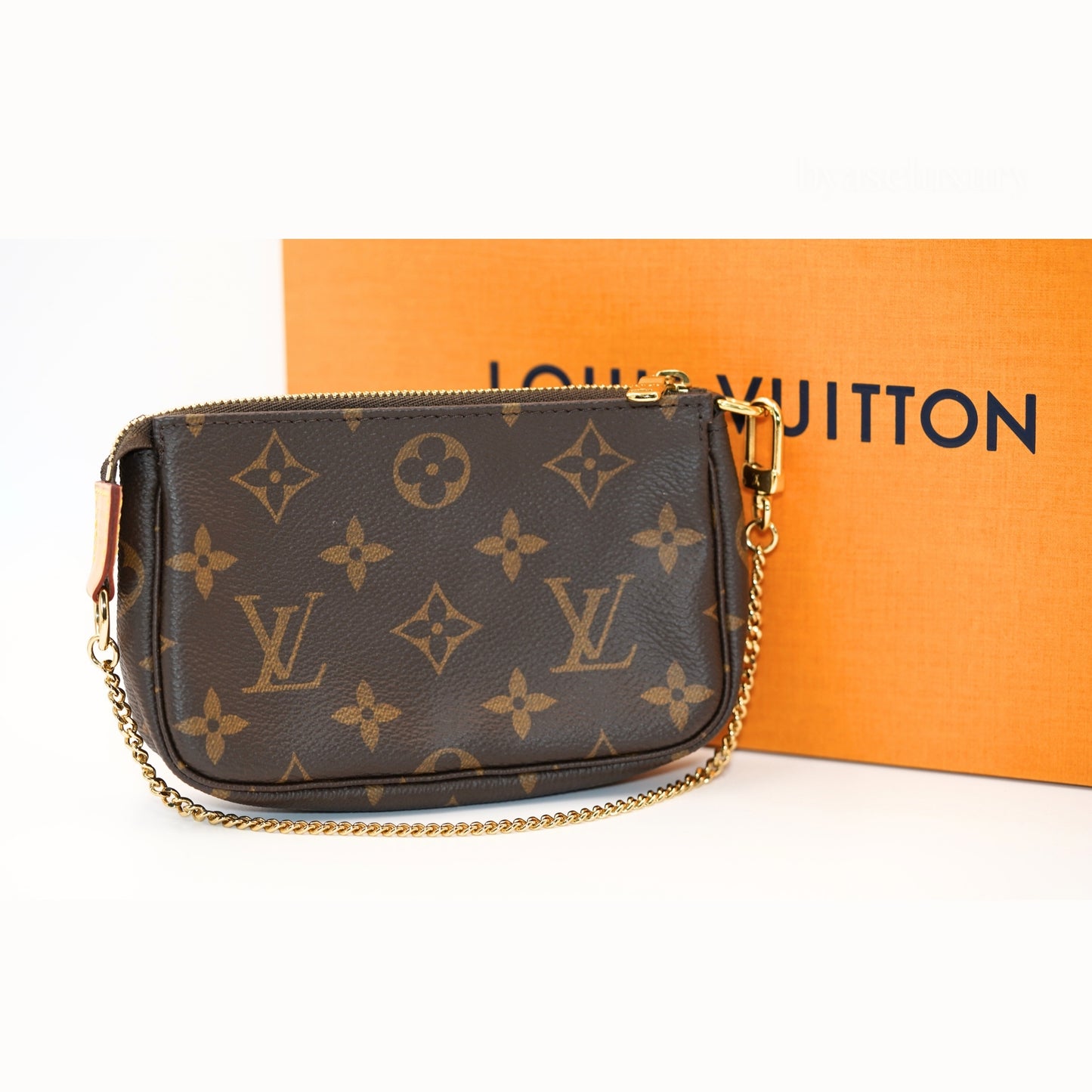 Louis Vuitton Mini Pochette Accessoires Monogram Canvas Çanta