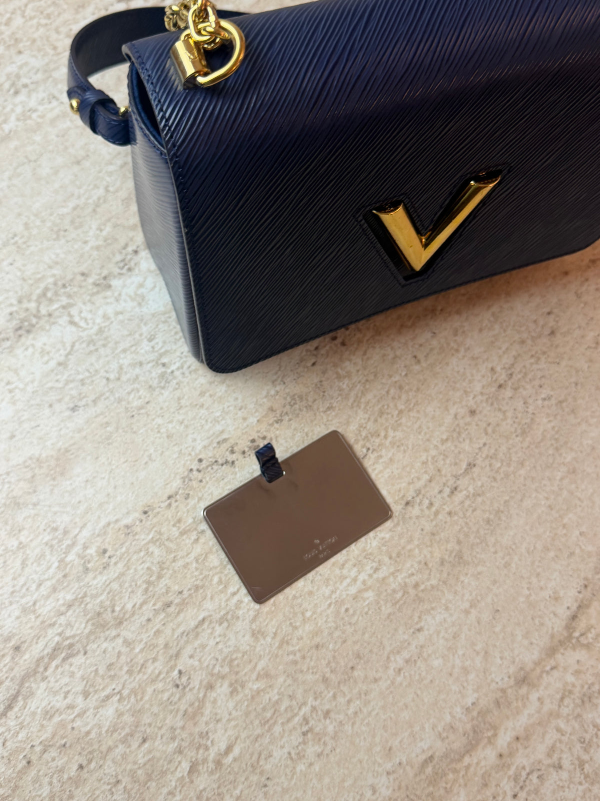 Louis Vuitton Twist Koyu Lacivert Deri Gold Zincir Askılı Çanta