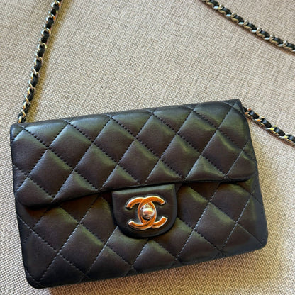 Chanel Mini Flap Siyah Çanta – Pre-Owned