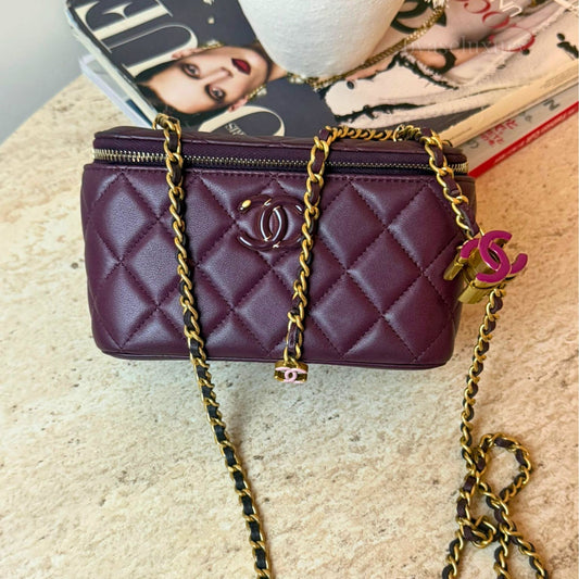 Chanel Mini Vanity Case Zincir Askılı Çanta – Bordo
