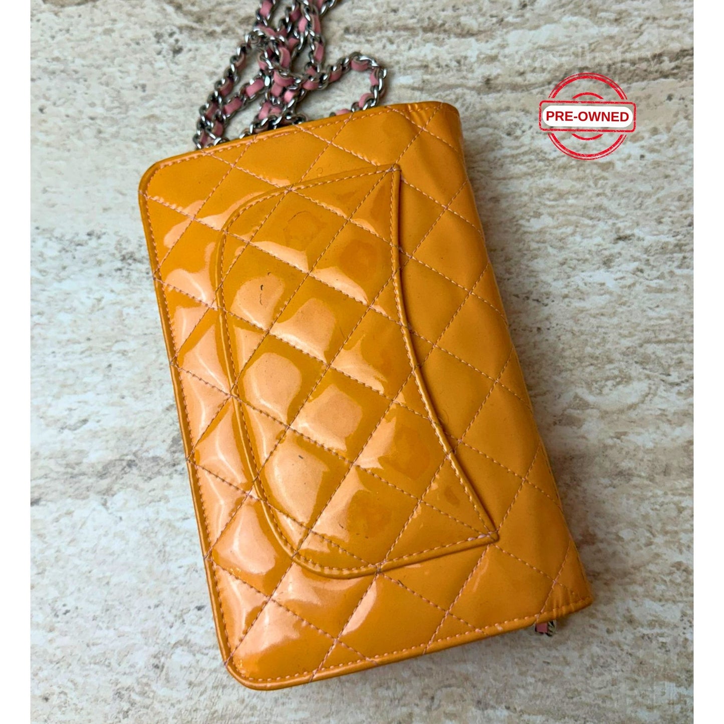 Chanel Wallet on Chain (WOC) Orange Patent Leather Çanta – Pre-Owned