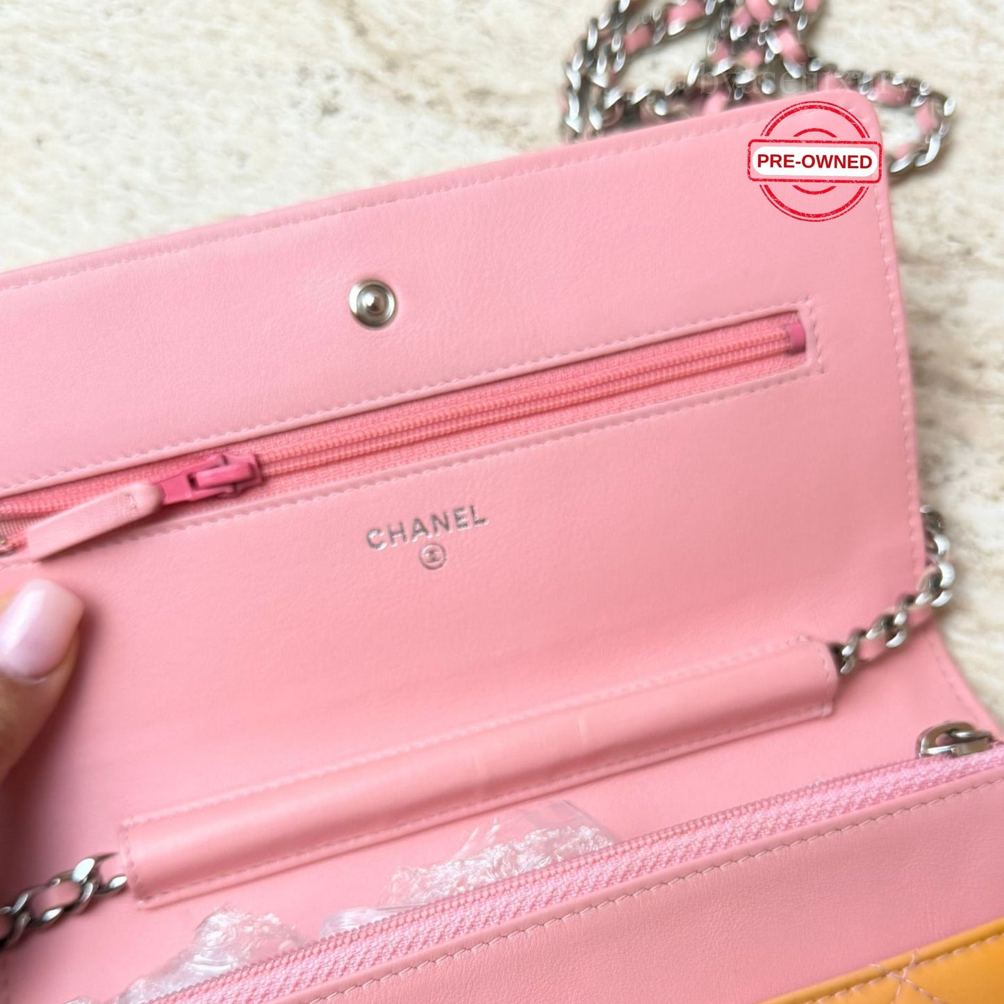 Chanel Wallet on Chain (WOC) Orange Patent Leather Çanta – Pre-Owned