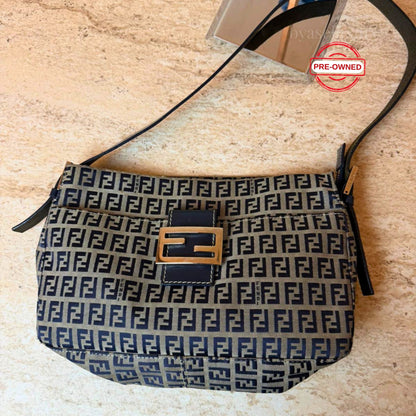Fendi Mamma Baguette FF Zucca Canvas Çanta – Pre-Owned