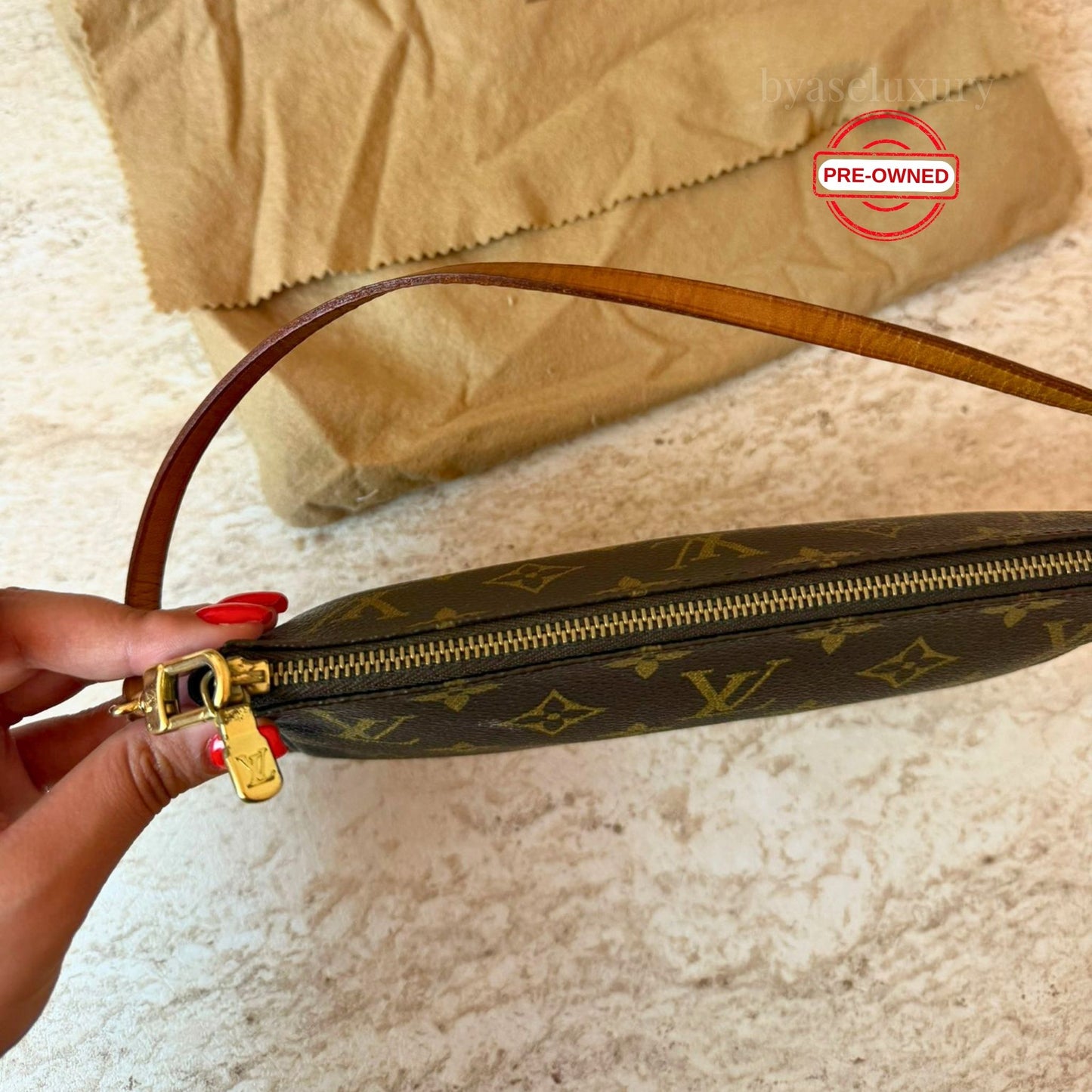 Louis Vuitton Pochette Accessoires Monogram Çanta – Pre-Owned
