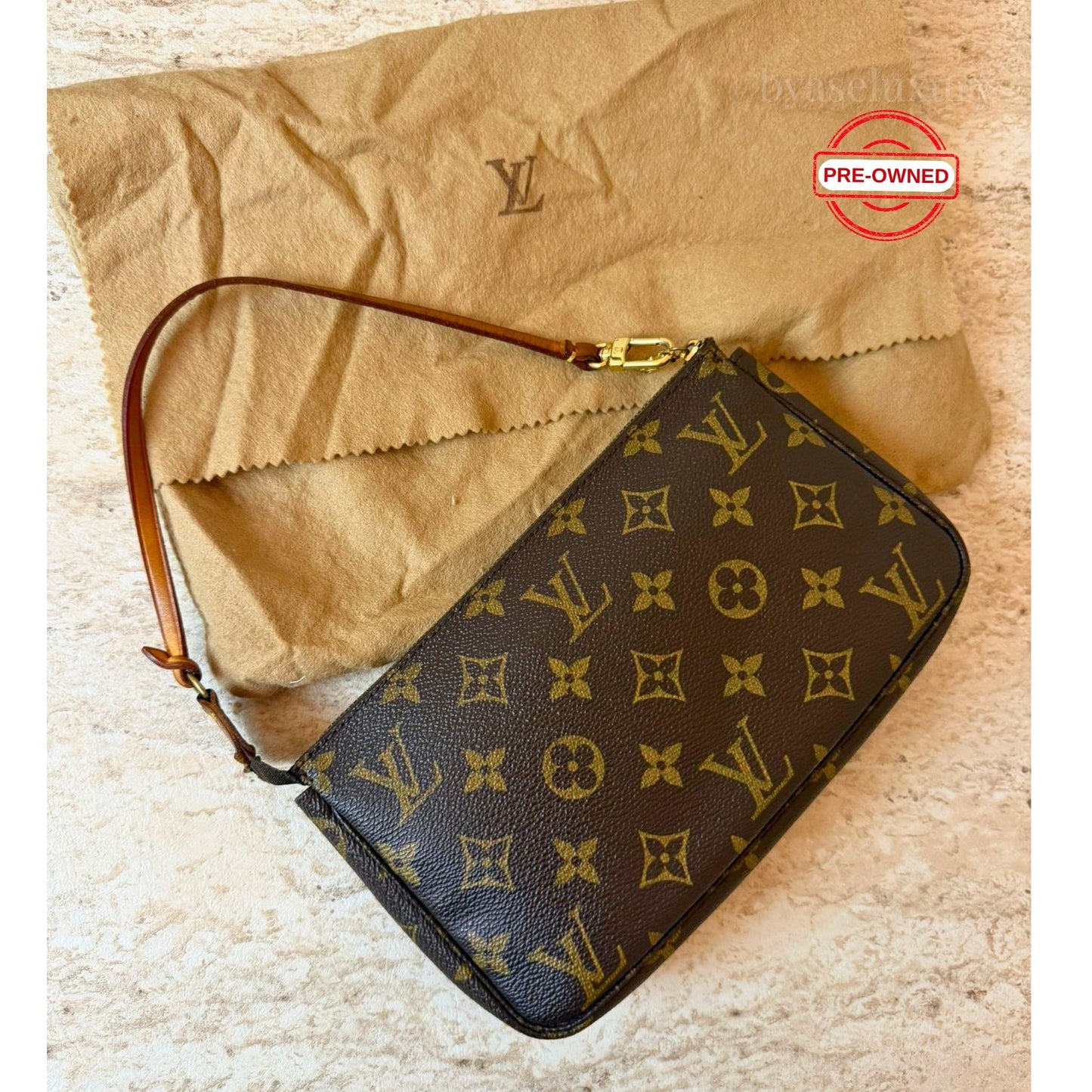 Louis Vuitton Pochette Accessoires Monogram Çanta – Pre-Owned
