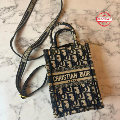 Christian Dior Mini Book Tote Çanta – Pre-Owned